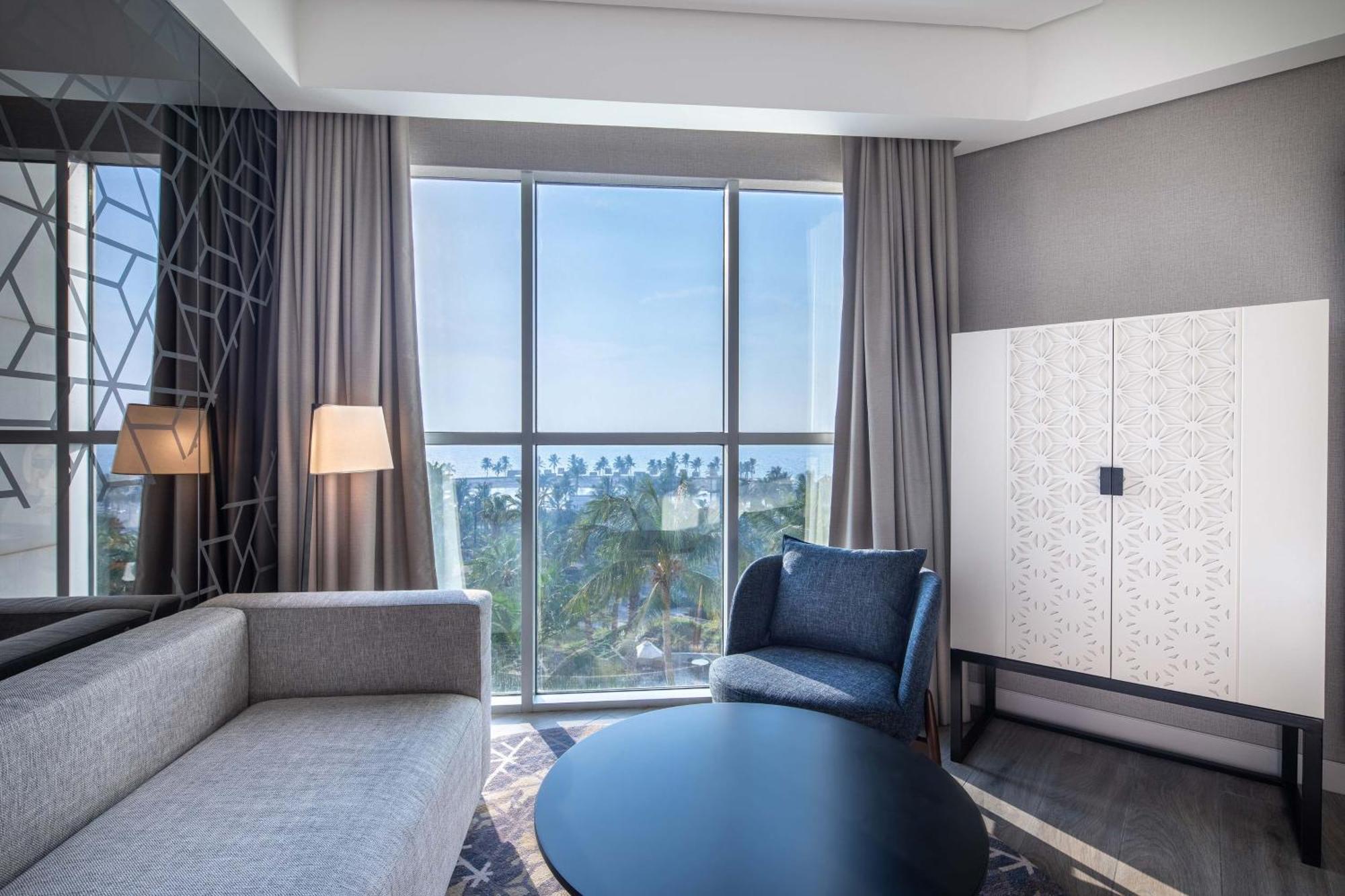 Sheraton Jeddah Hotel - Saudi Brothers Commercial Company Branch Exterior photo A suite at the hotel